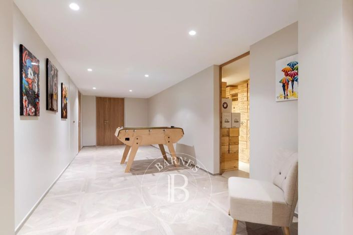 Image No.23-5 Bed House for sale