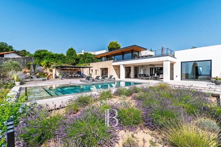 Image No.4-5 Bed House for sale