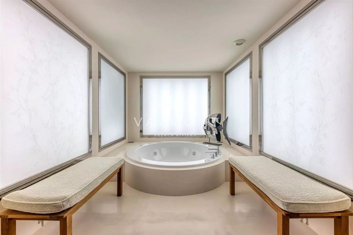 Image No.17-7 Bed House for sale