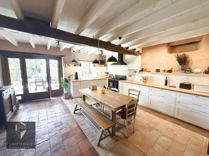 Image No.2-5 Bed House for sale