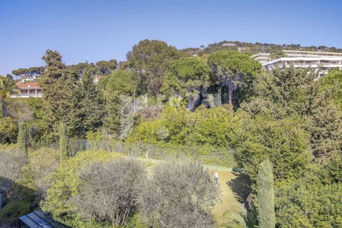 Image No.20-2 Bed Apartment for sale