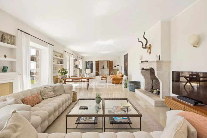 Image No.10-6 Bed House for sale