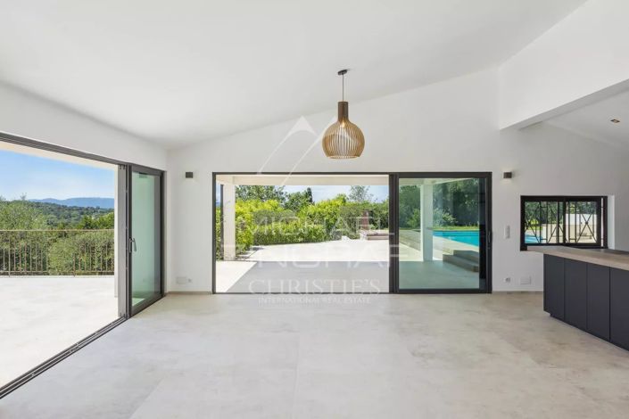 Image No.3-5 Bed House for sale