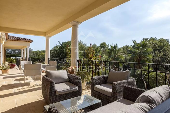 Image No.11-5 Bed House for sale