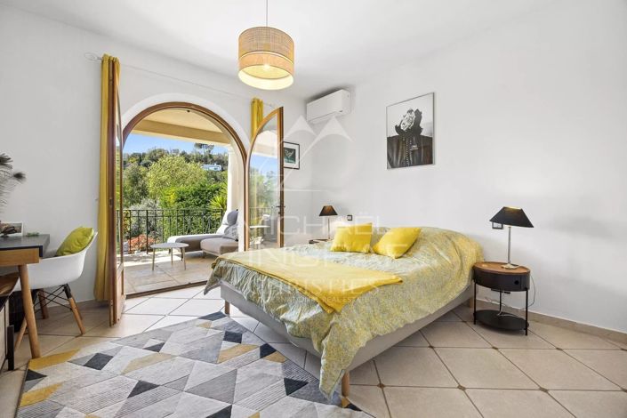 Image No.9-5 Bed House for sale