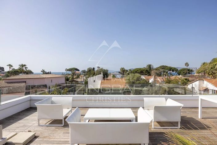 Image No.11-5 Bed House for sale