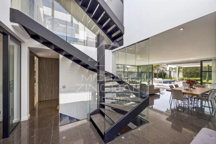 Image No.6-5 Bed House for sale