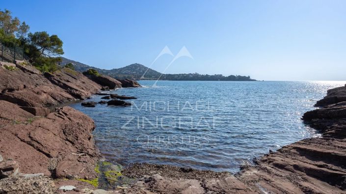 Image No.2-6 Bed House for sale