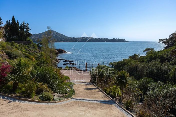 Image No.3-6 Bed House for sale