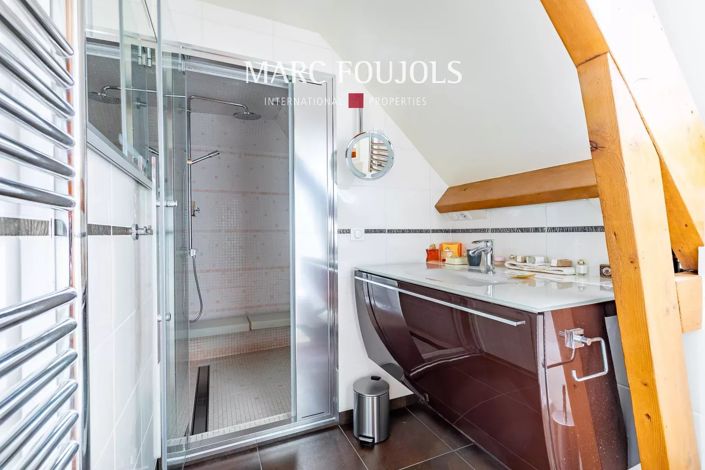 Image No.20-6 Bed House for sale