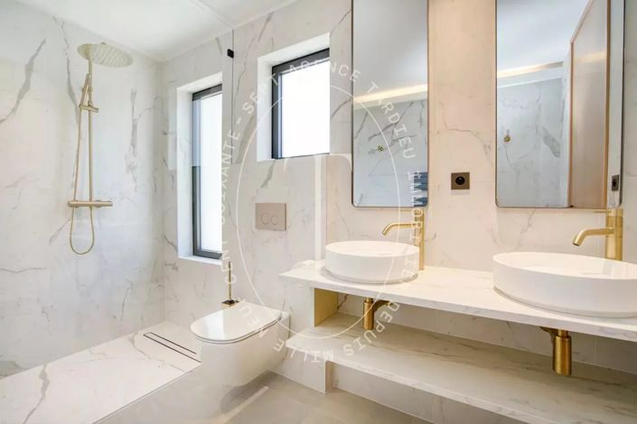 Image No.8-4 Bed House for sale