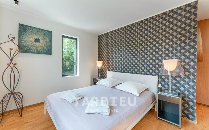 Image No.9-4 Bed House for sale