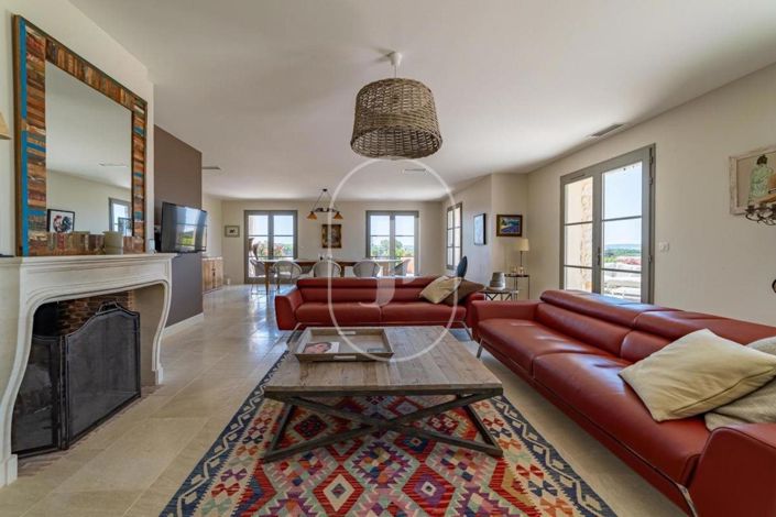 Image No.3-4 Bed House for sale