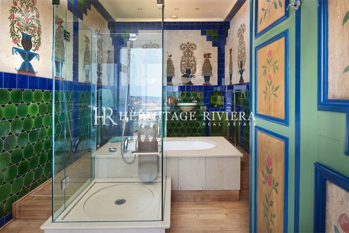 Image No.25-10 Bed House for sale