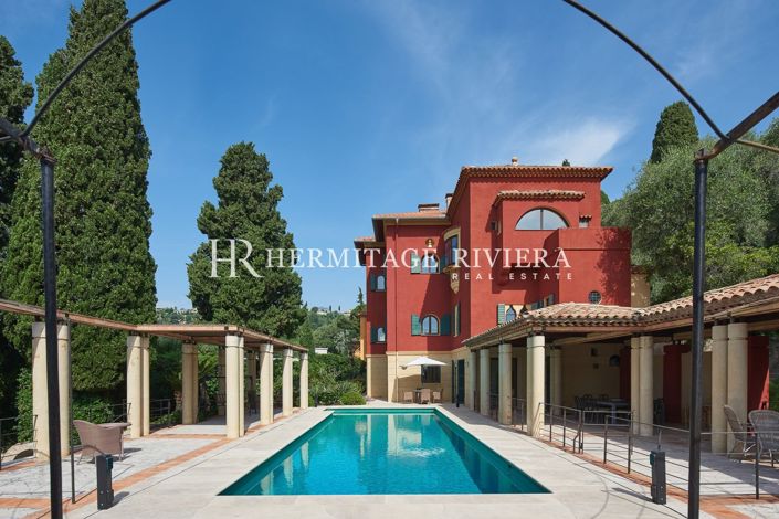 Image No.30-10 Bed House for sale