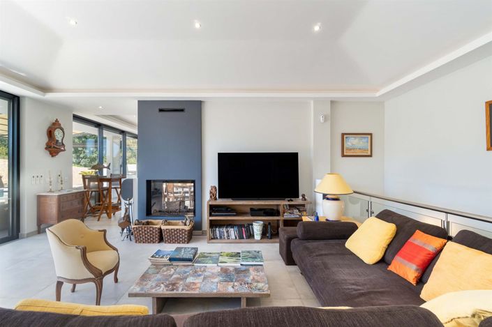 Image No.10-6 Bed House for sale