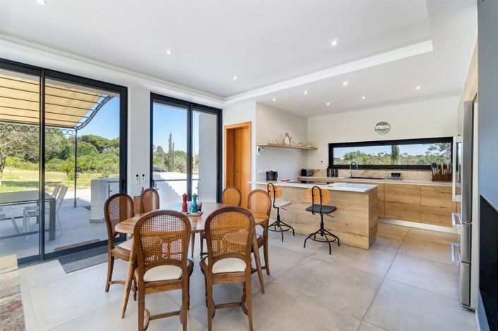 Image No.12-6 Bed House for sale