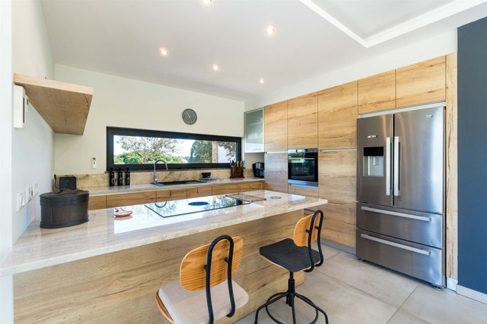 Image No.16-6 Bed House for sale