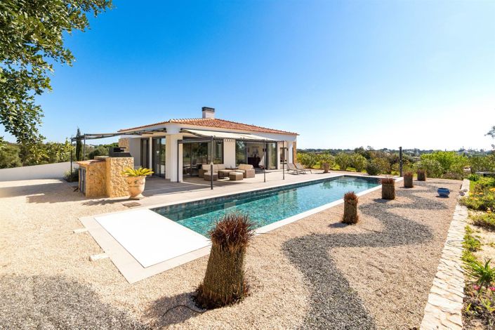 Image No.2-6 Bed House for sale