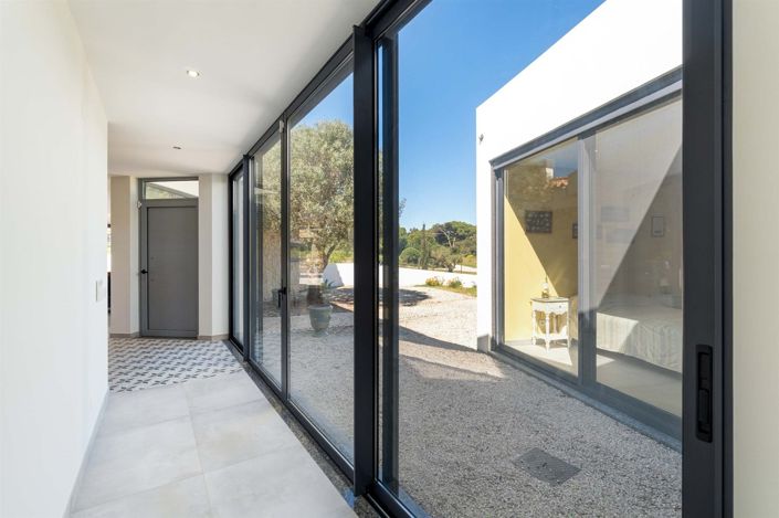 Image No.22-6 Bed House for sale