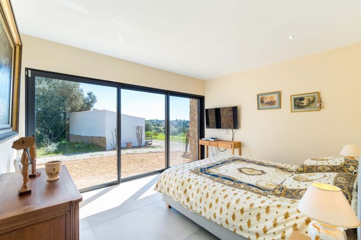 Image No.23-6 Bed House for sale