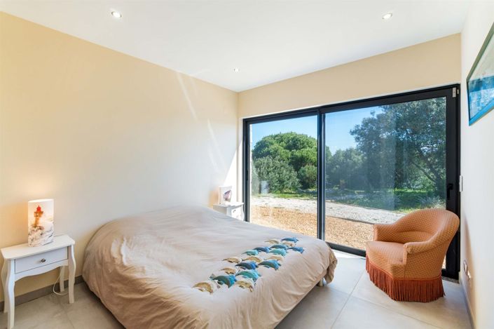 Image No.27-6 Bed House for sale