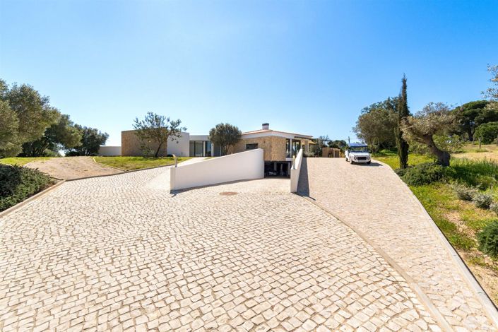 Image No.33-6 Bed House for sale