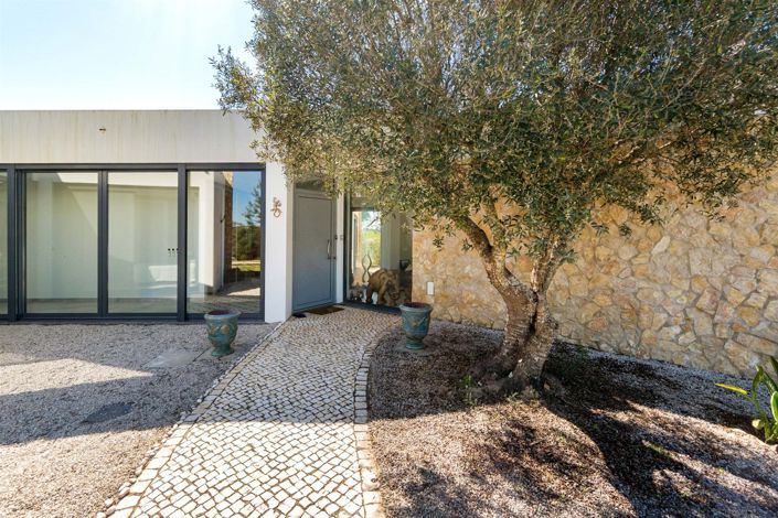 Image No.6-6 Bed House for sale