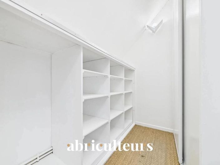 Image No.15-4 Bed House for sale