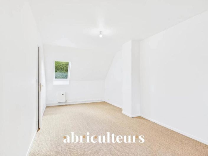 Image No.18-4 Bed House for sale