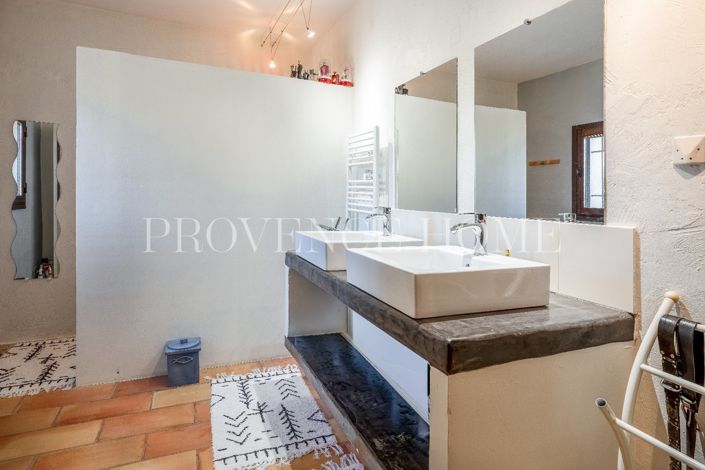 Image No.9-5 Bed House for sale