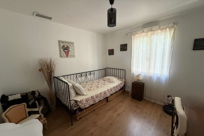 Image No.8-3 Bed House for sale