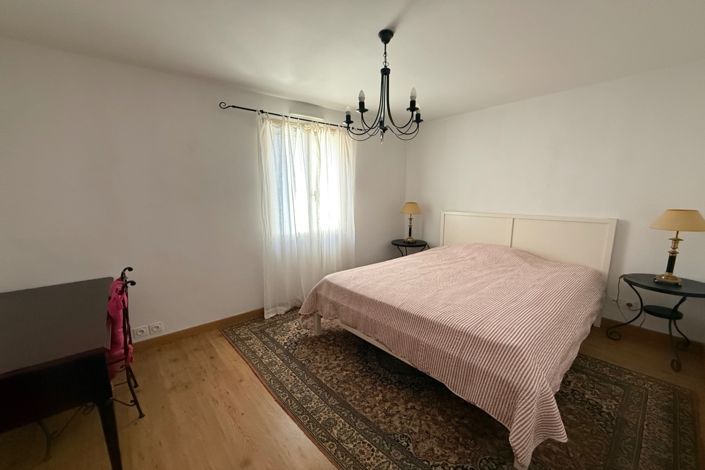 Image No.9-3 Bed House for sale