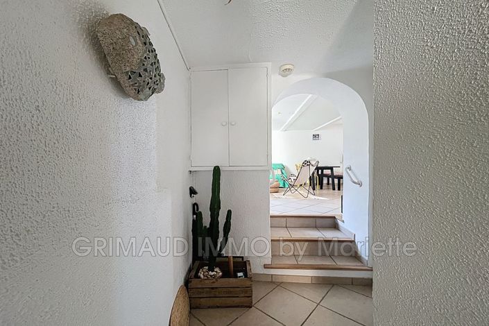 Image No.8-1 Bed House for sale