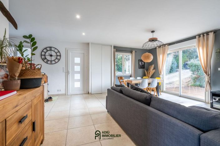 Image No.2-2 Bed House for sale