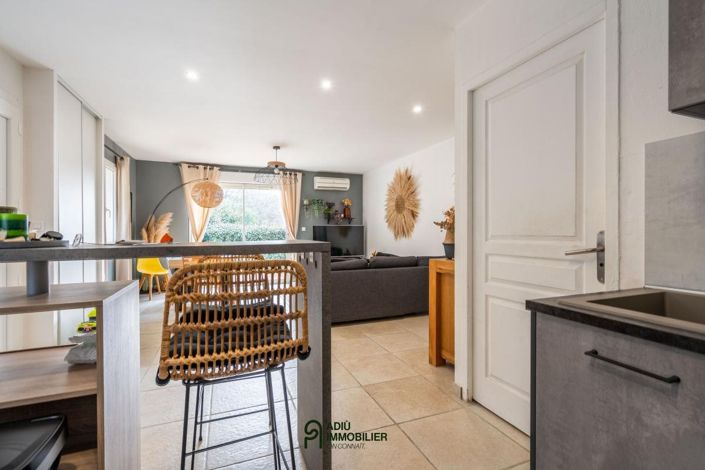 Image No.5-2 Bed House for sale