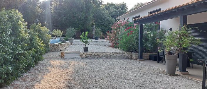 Image No.3-5 Bed House for sale