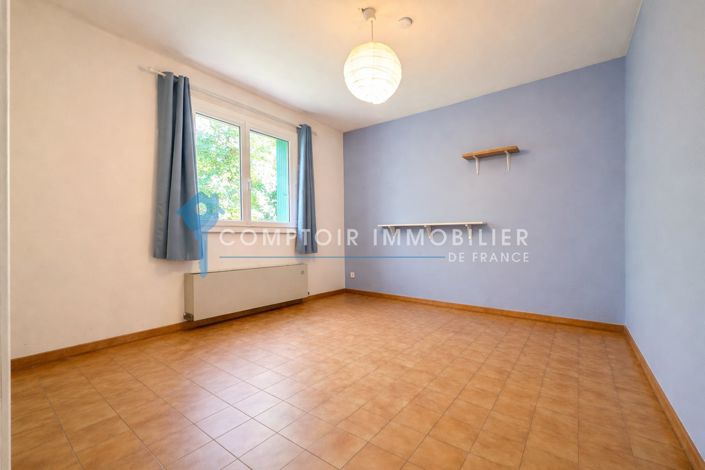 Image No.10-3 Bed House for sale