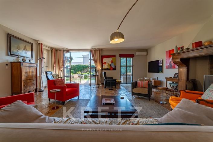 Image No.6-4 Bed House for sale