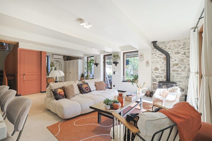 Image No.3-5 Bed House for sale