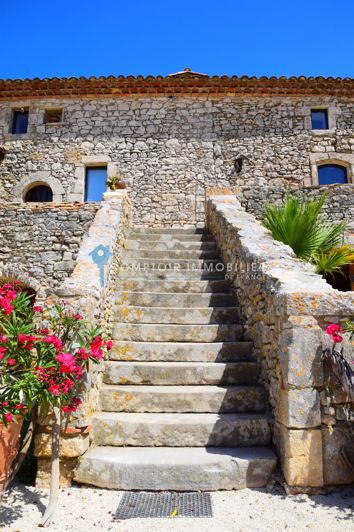 Image No.21-6 Bed House for sale