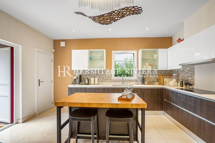 Image No.14-7 Bed House for sale