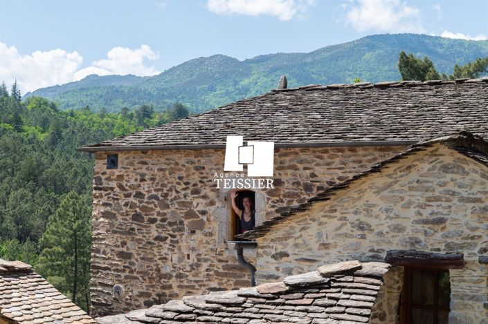 Image No.30-4 Bed Property for sale