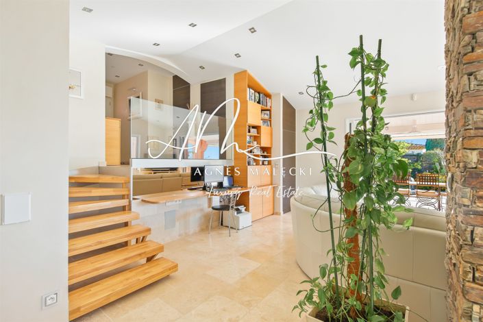 Image No.7-4 Bed House for sale