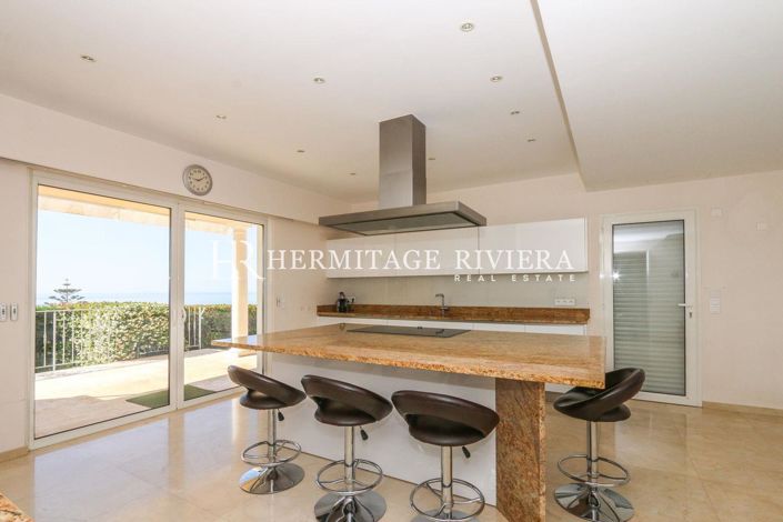 Image No.12-6 Bed House for sale