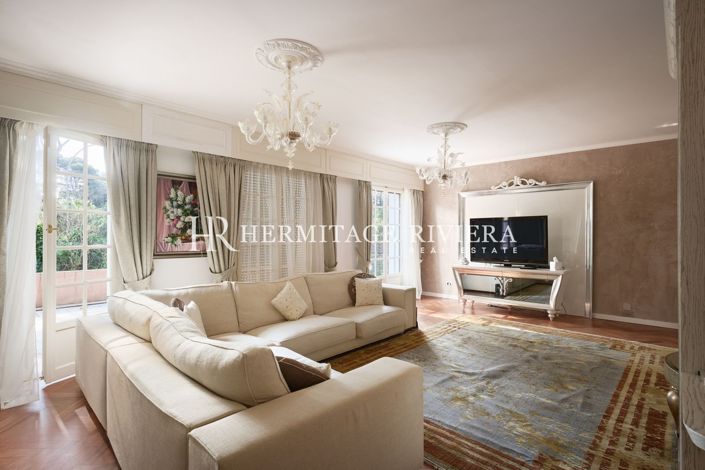 Image No.8-5 Bed House for sale