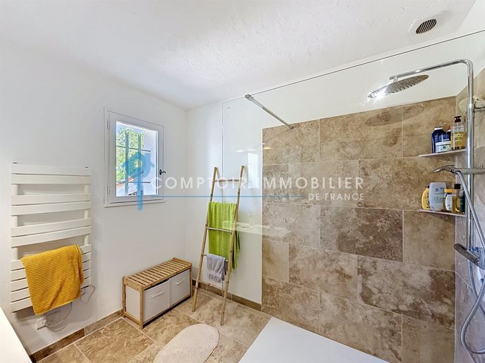 Image No.11-3 Bed House for sale