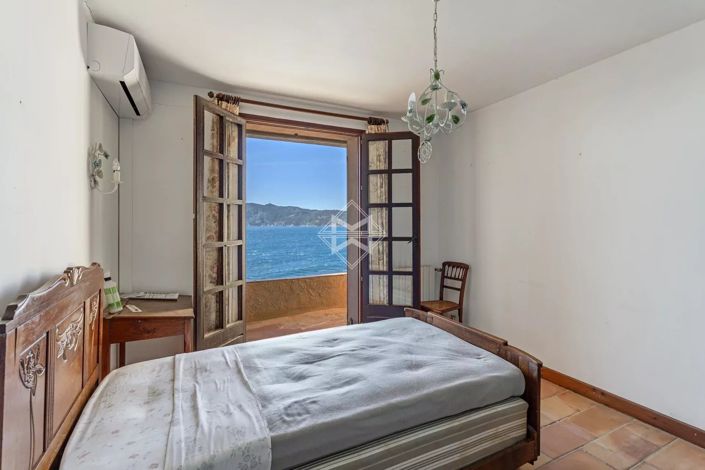 Image No.7-5 Bed House for sale