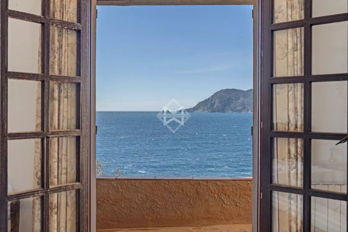 Image No.9-5 Bed House for sale