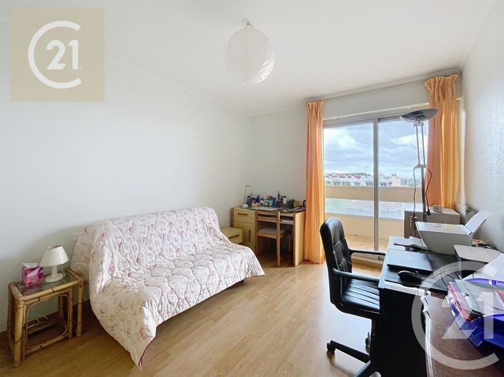 Image No.15-3 Bed Apartment for sale